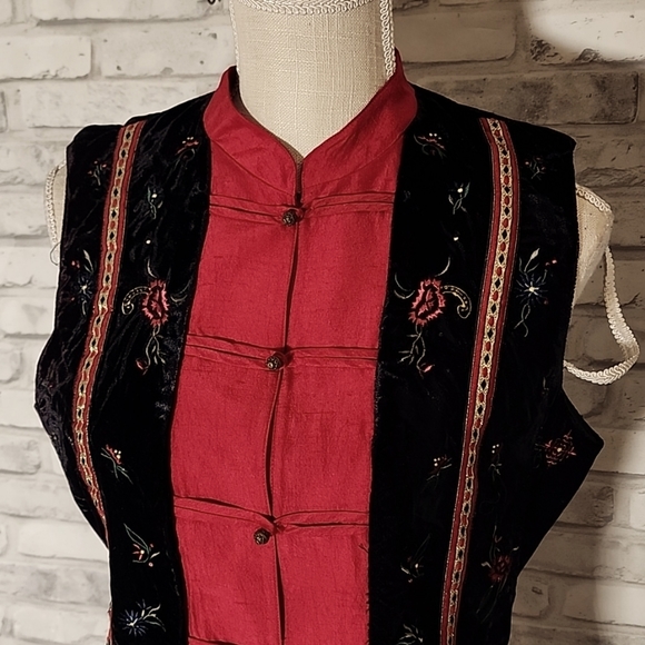 Ann Taylor Back Red Velvet Asian Floral Vest - Picture 2 of 11